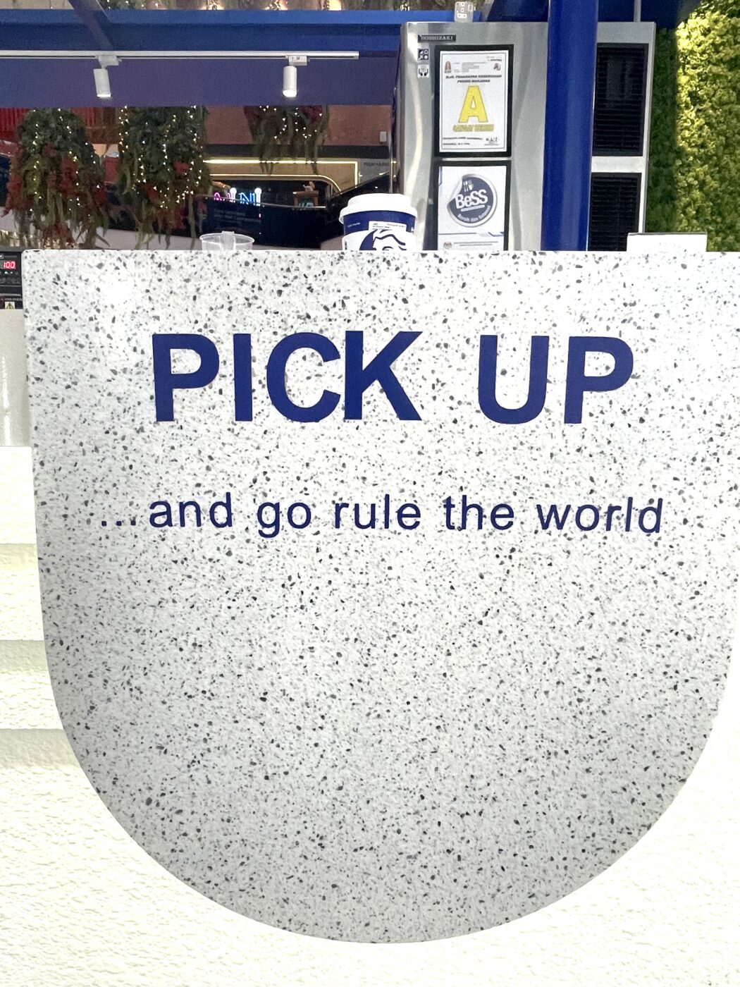 ズスコーヒー（ZUS COFFEE)レジカウンターイメージ3